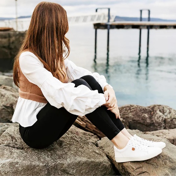 Josef Seibel Women’s Claire 01 White Leather Sneakers, Size 36 (6-6.5) Like New - Picture 2 of 4